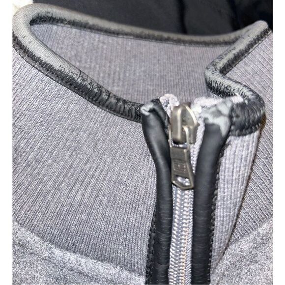 Tommy Hilfiger Gray Women’s Fleece Full Zip Jacket Size Small - Picture 5 of 5
